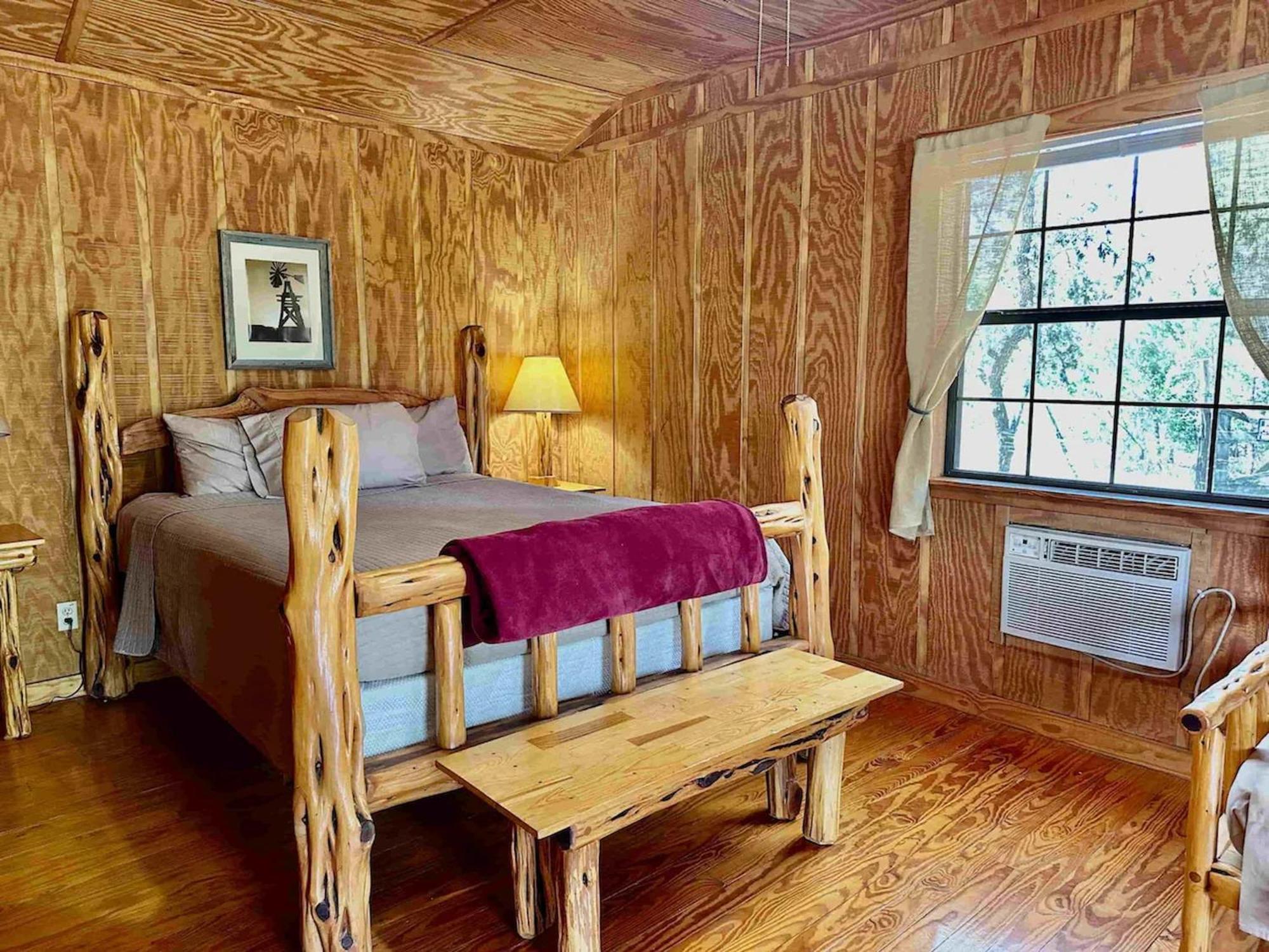 Crc Ranch Retreat Hotel Bandera Phòng bức ảnh