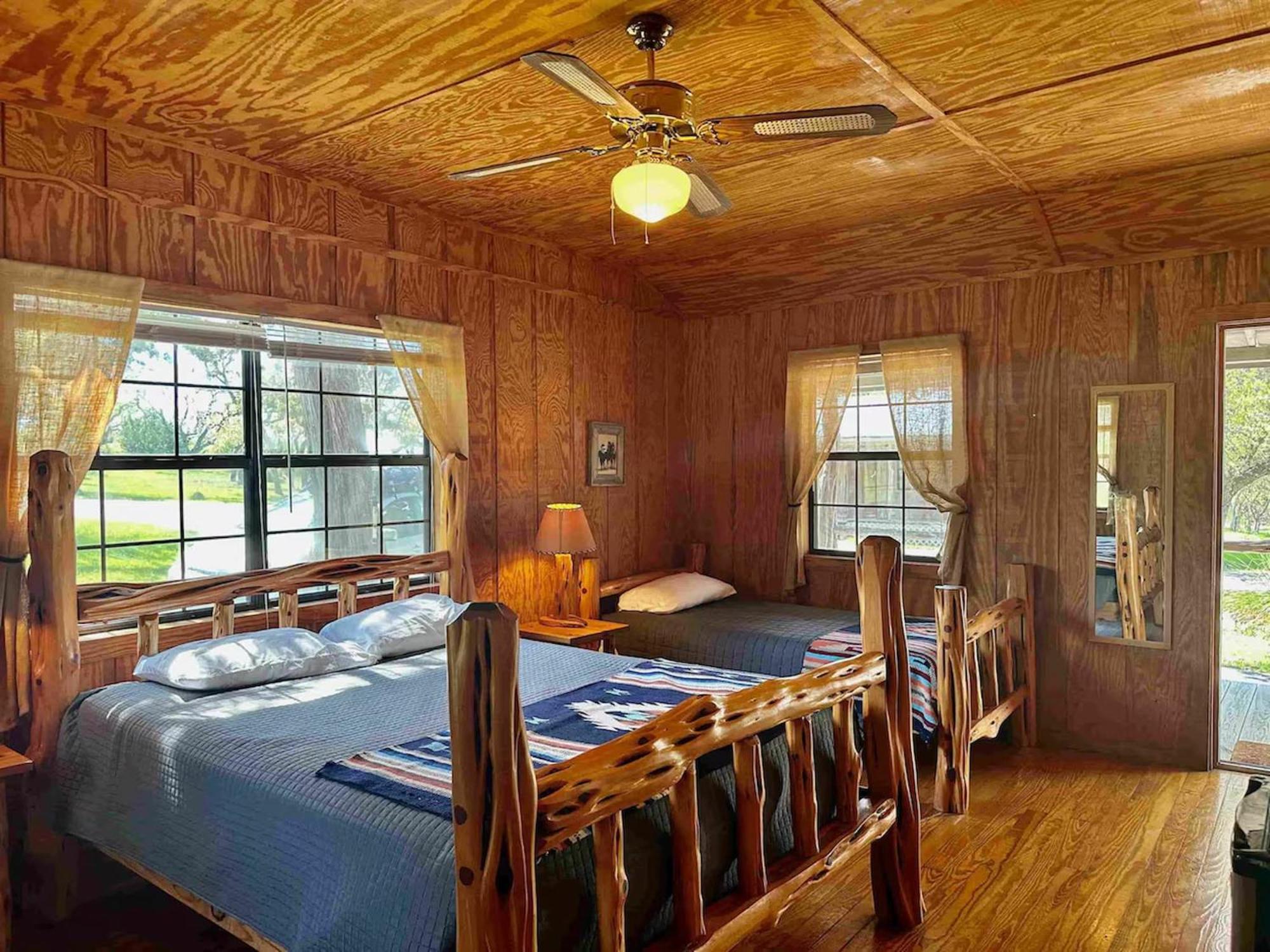 Crc Ranch Retreat Hotel Bandera Phòng bức ảnh